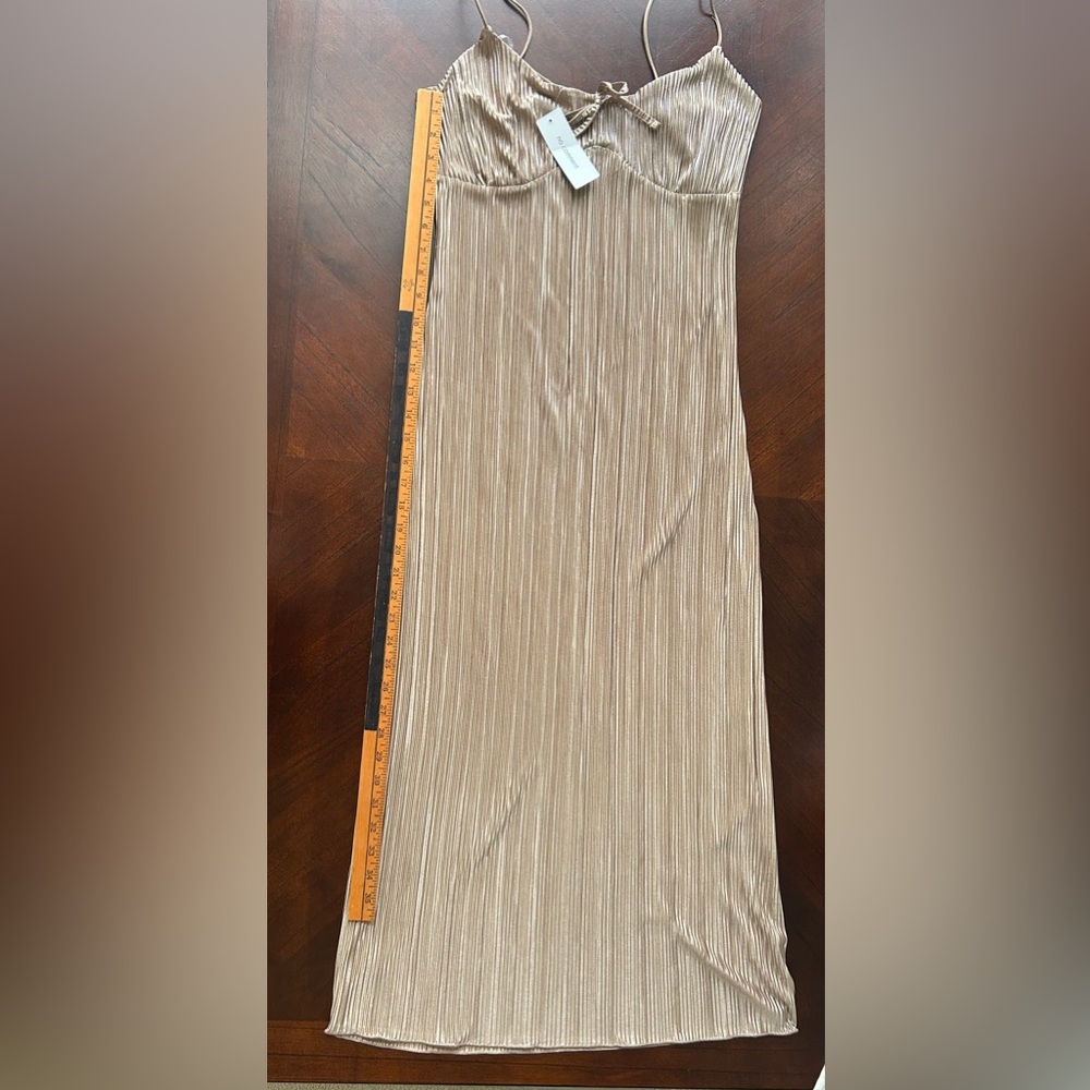 NEW NO comment Pleated Maxi Slip Dress in Champagne with Bow Detail - Picture 5 of 7